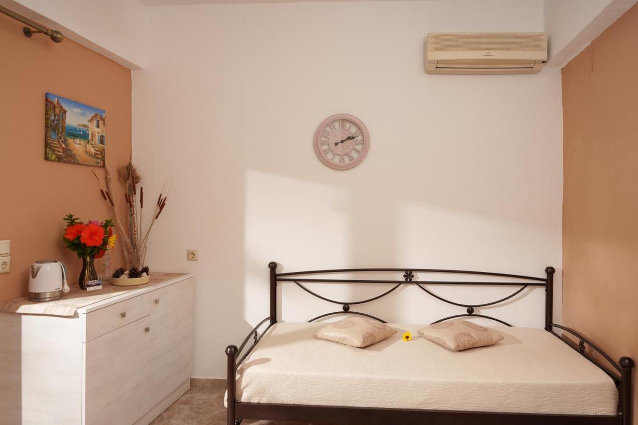 Hara'S Apartments Kastri  Экстерьер фото